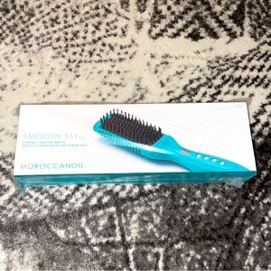 Moroccanoil Smooth Style Ceramic Heated Brush brand new, Moroccan Oil brush
